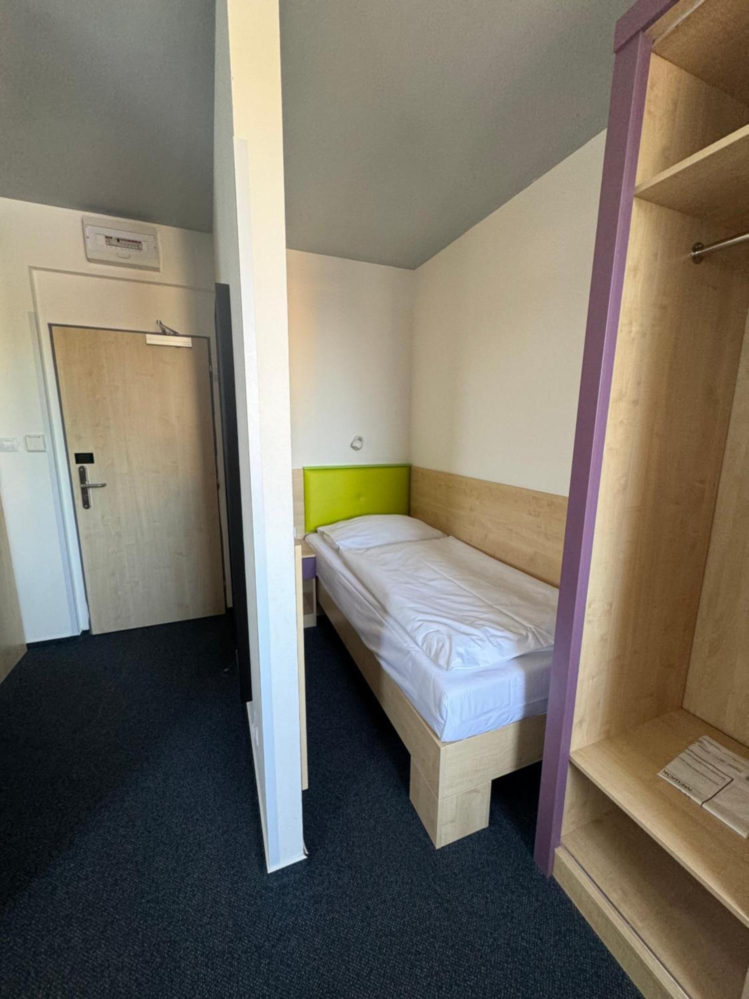 Sport Hotel Sletiste Kladno Eksteriør bilde