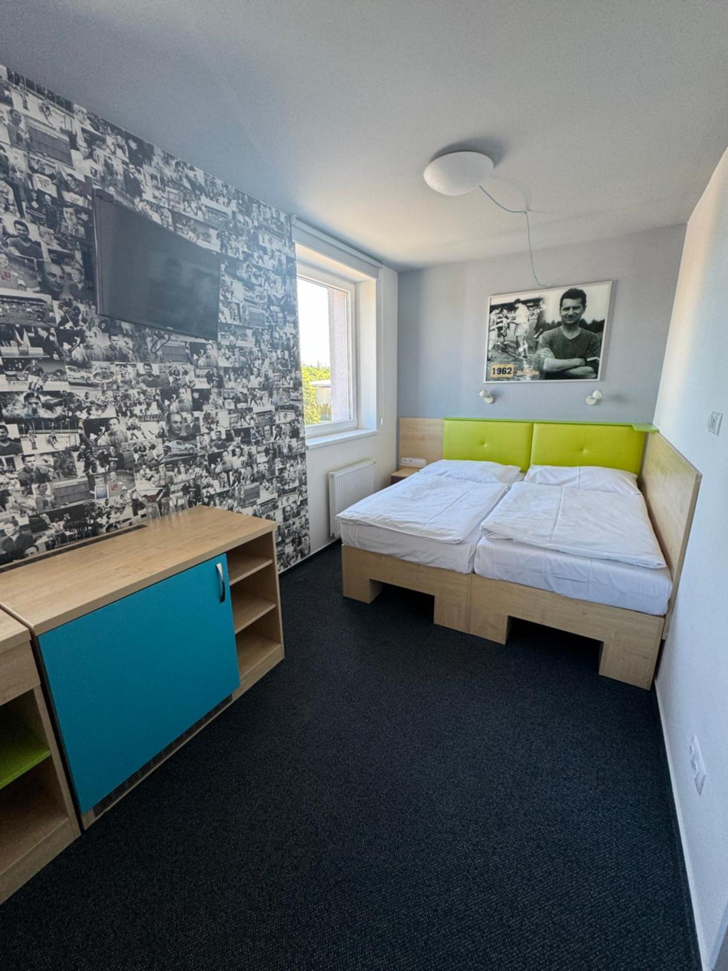 Sport Hotel Sletiste Kladno Eksteriør bilde
