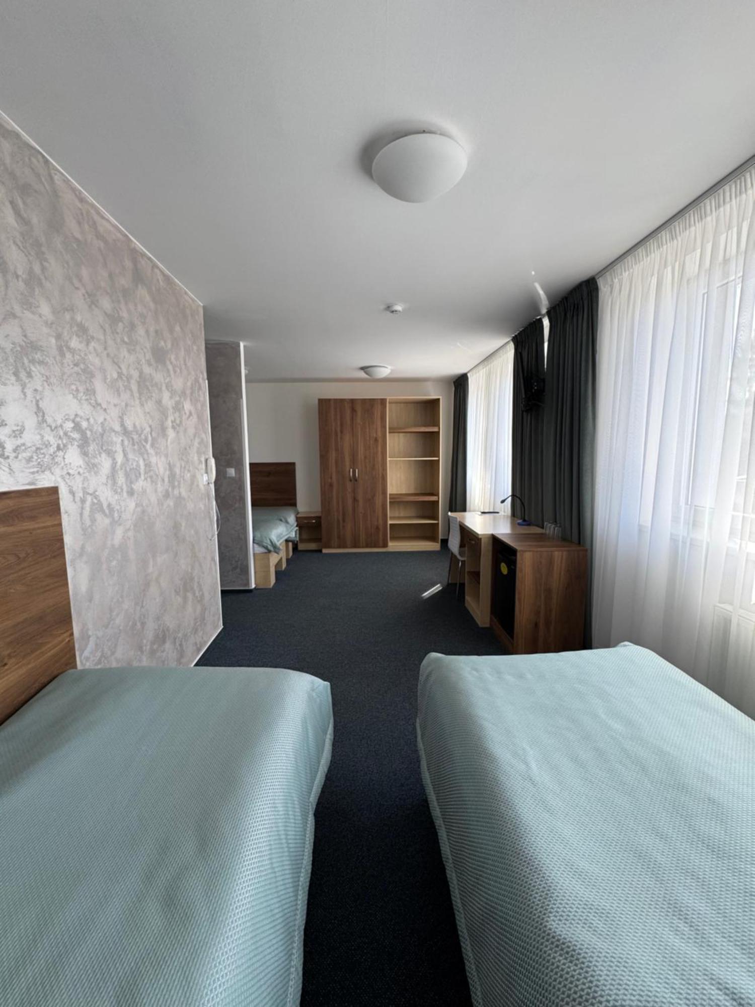 Sport Hotel Sletiste Kladno Eksteriør bilde