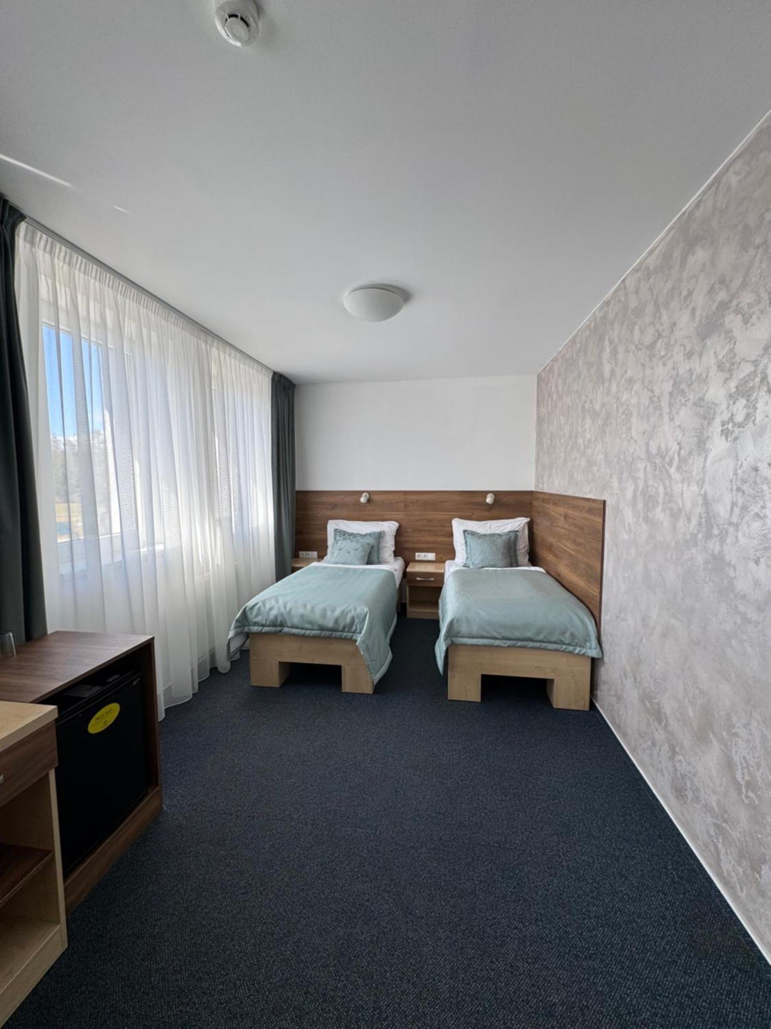 Sport Hotel Sletiste Kladno Eksteriør bilde