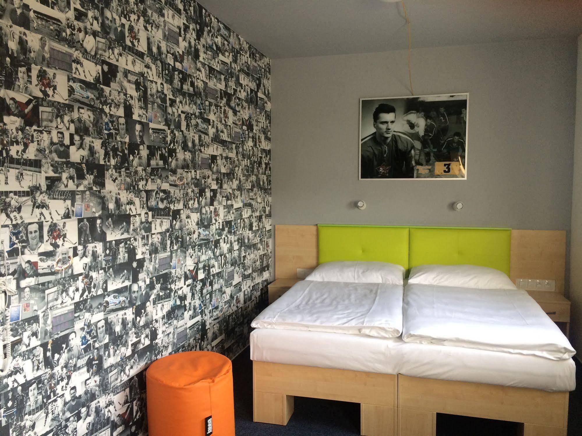 Sport Hotel Sletiste Kladno Eksteriør bilde